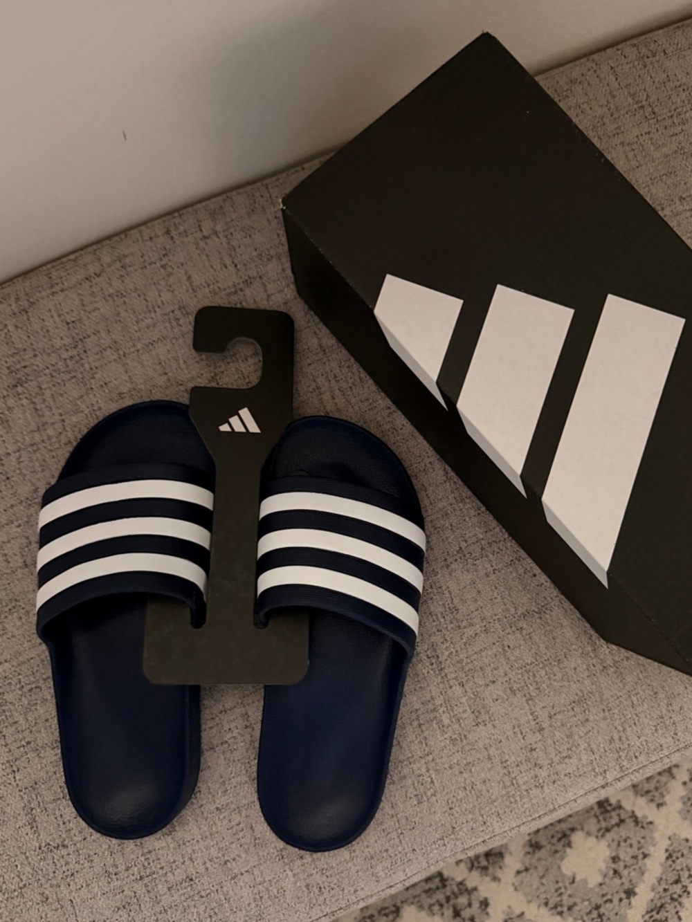 adidas Adilette Navy/White Slide Sandals Men’s 6 NWT